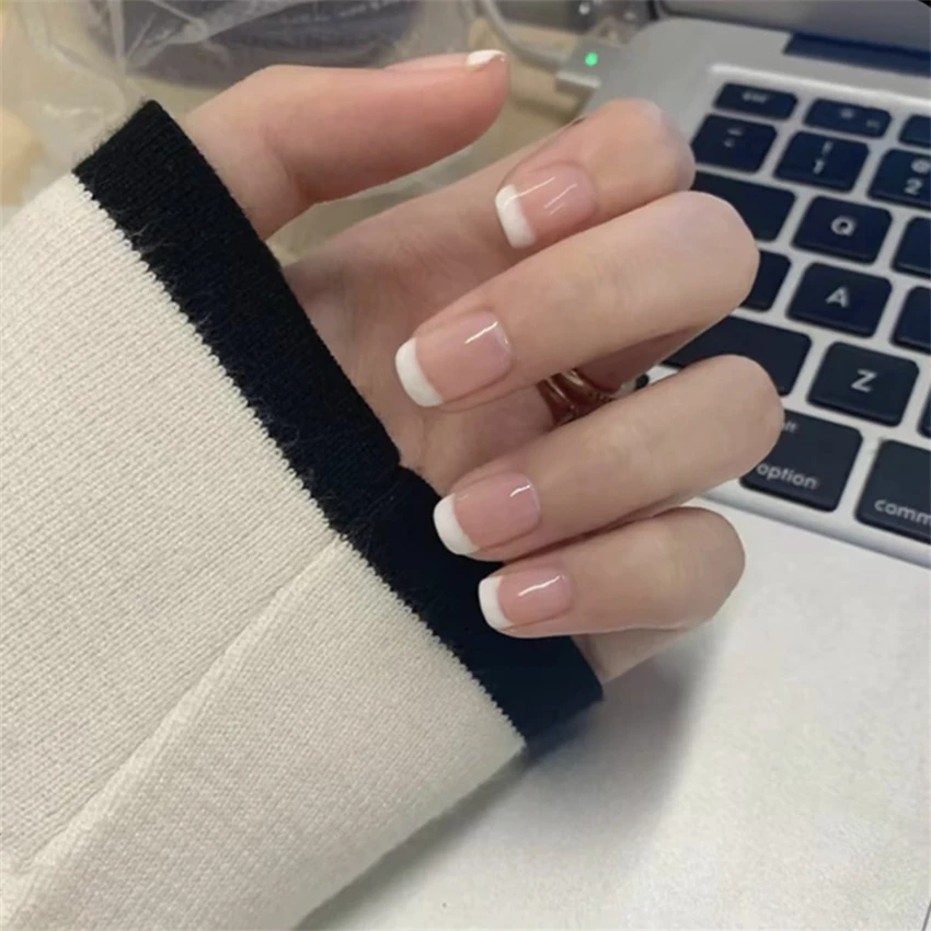 Faux ongles français courts et - Nail Art Press On avis et prix