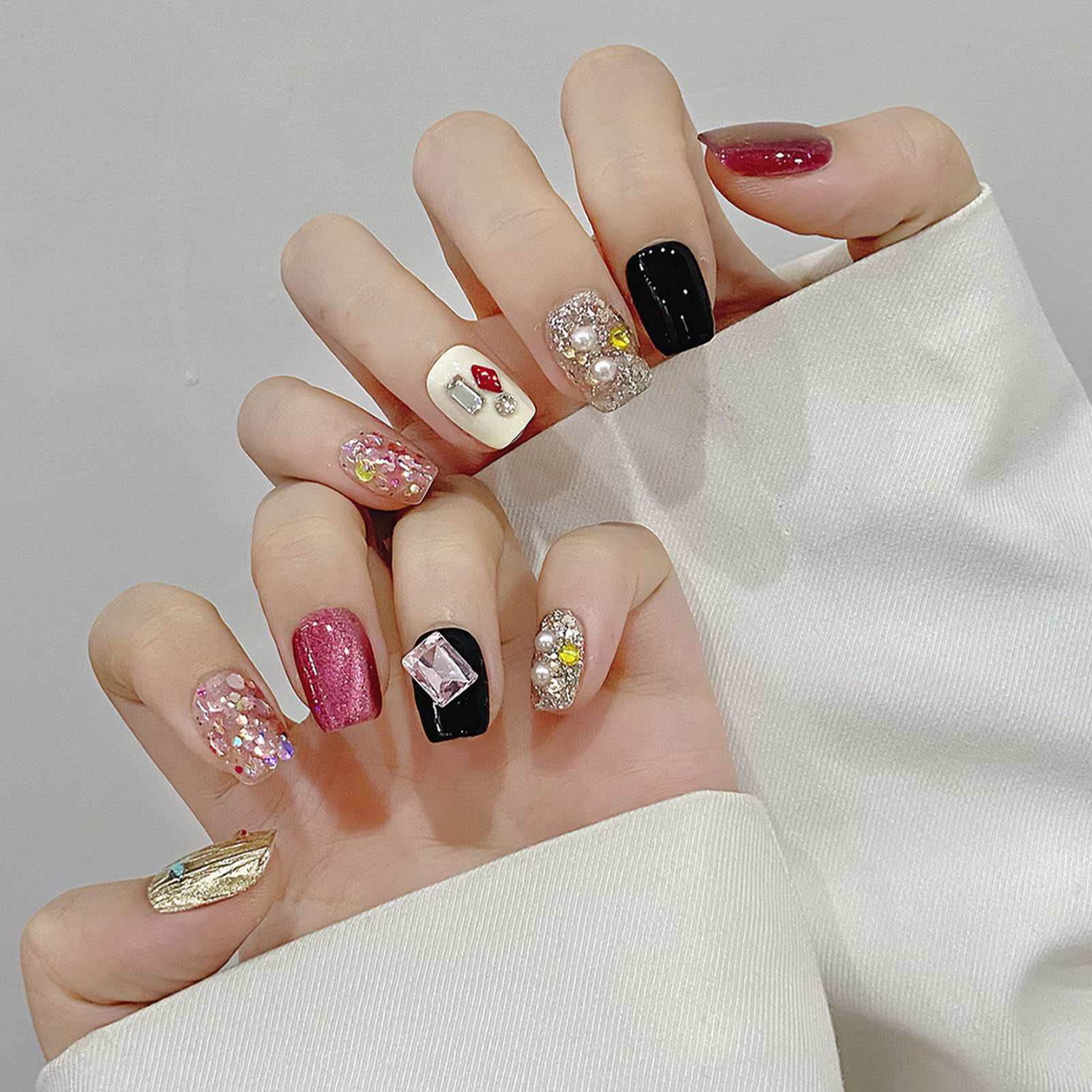 Faux yeux de chat brillants à  - Nail Art Press On avis et prix